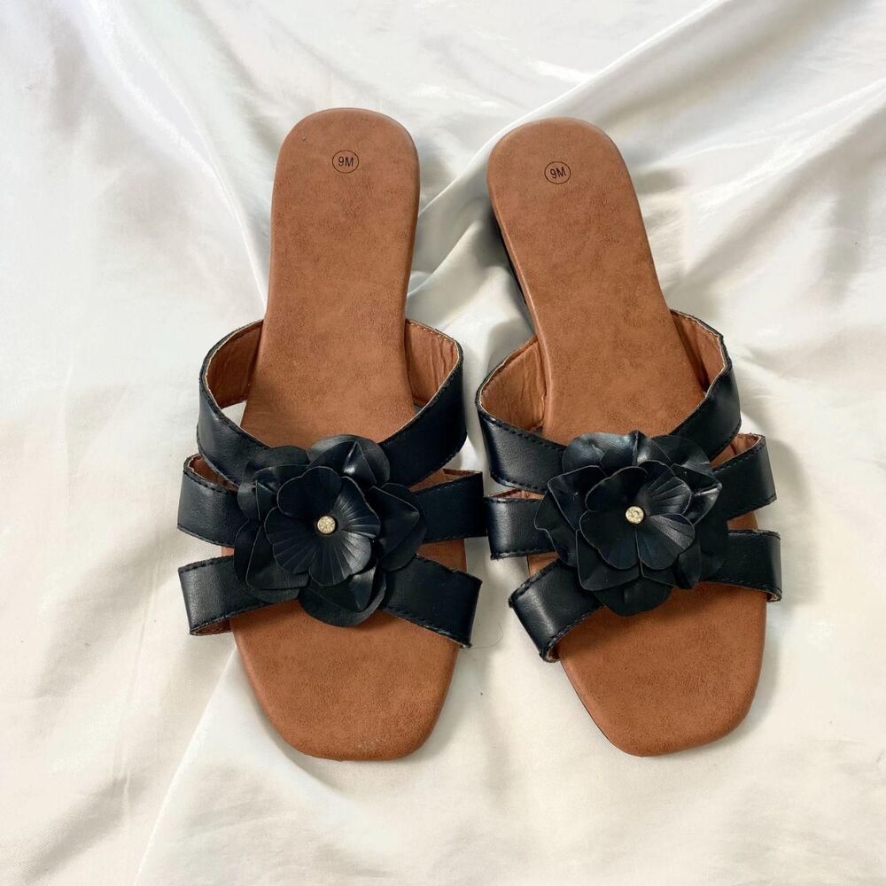 Early 2000's Boho Floral Coquette Black Faux Leather Sandals US 9